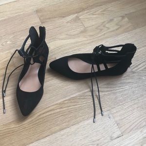 Black flat shoes